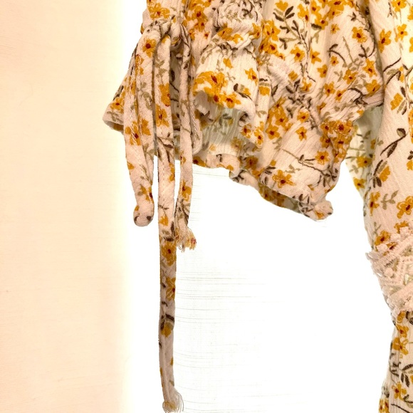 Tutta Bella Maternity blouse, size XL - Picture 2 of 4